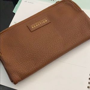 Kenneth Cole Trifold Clutch Wallet